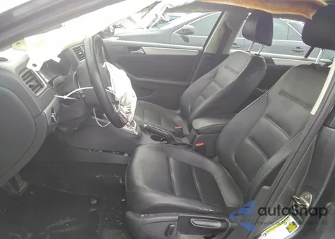 2014 Volkswagen Jetta Se z USA, uszkodzony, nr VIN 3VWD07AJXEM413868